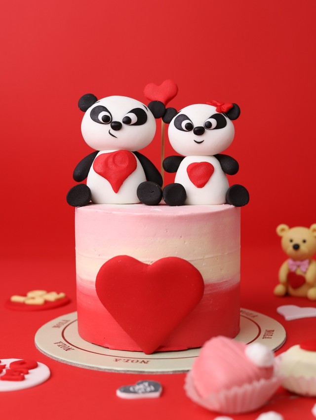 Panda Loving Cake