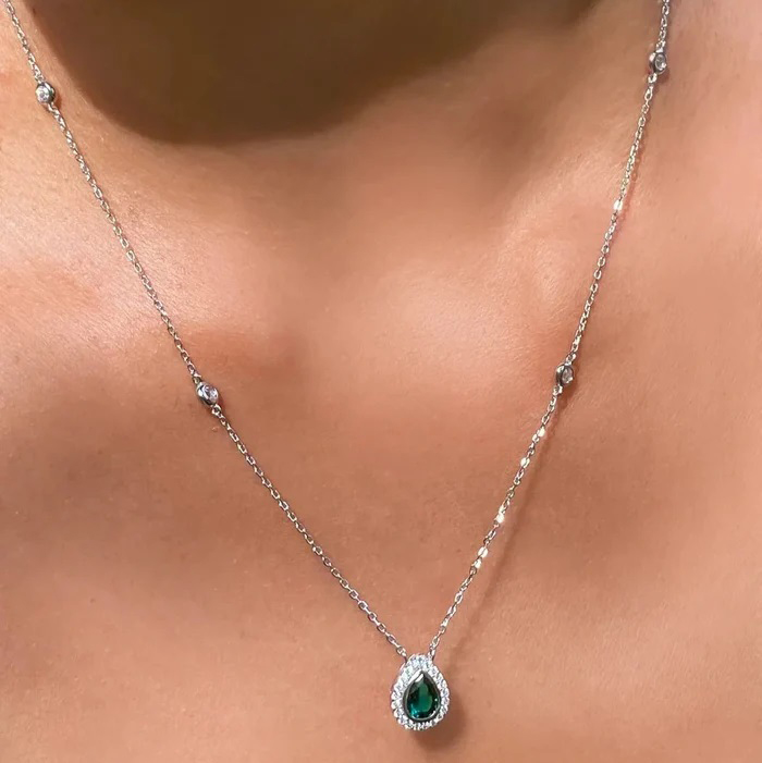 Emerald And Baguette Stones Necklace