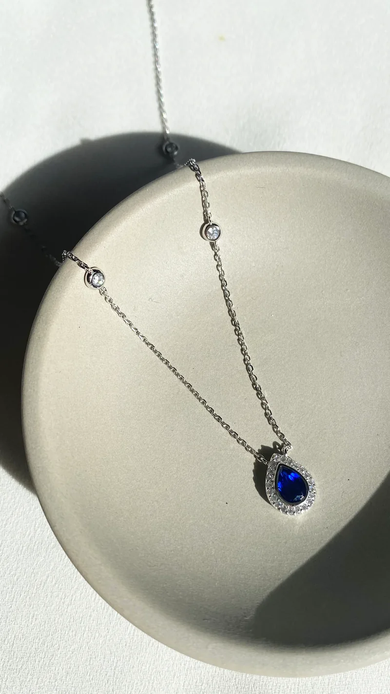 Emerald And Baguette Stones Necklace